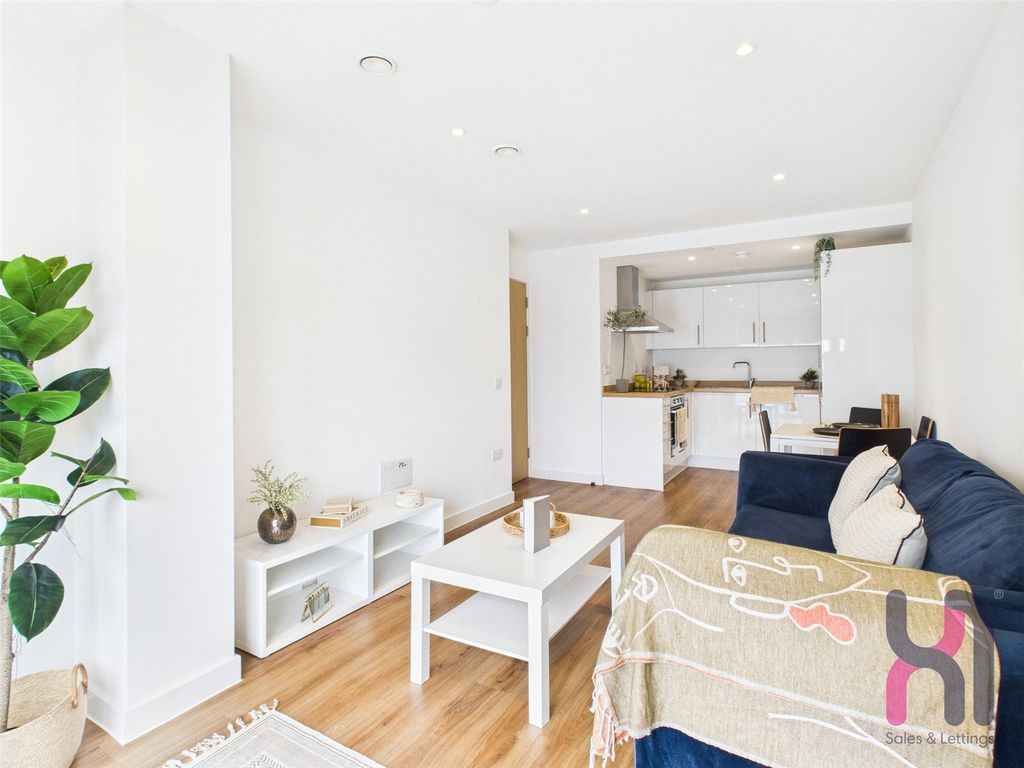 Property photo 2 of 12 Picture No. 29