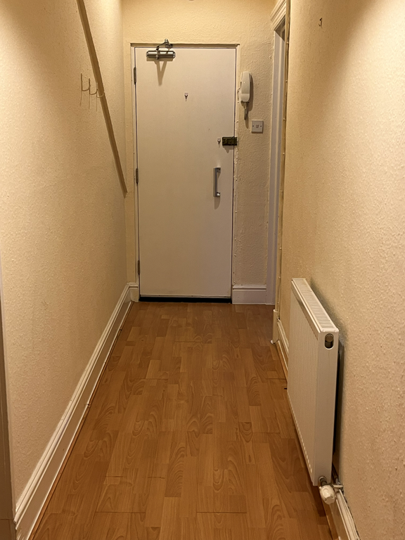 Property photo 3 of 6 Hallway