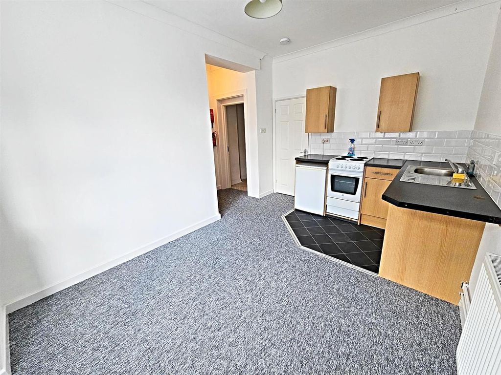 Property photo 3 of 7 Open Plan Lounge/Kitchen