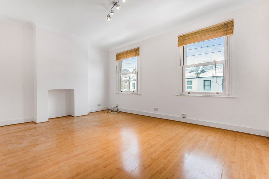 Property photo 3 of 6 Picture No. 02