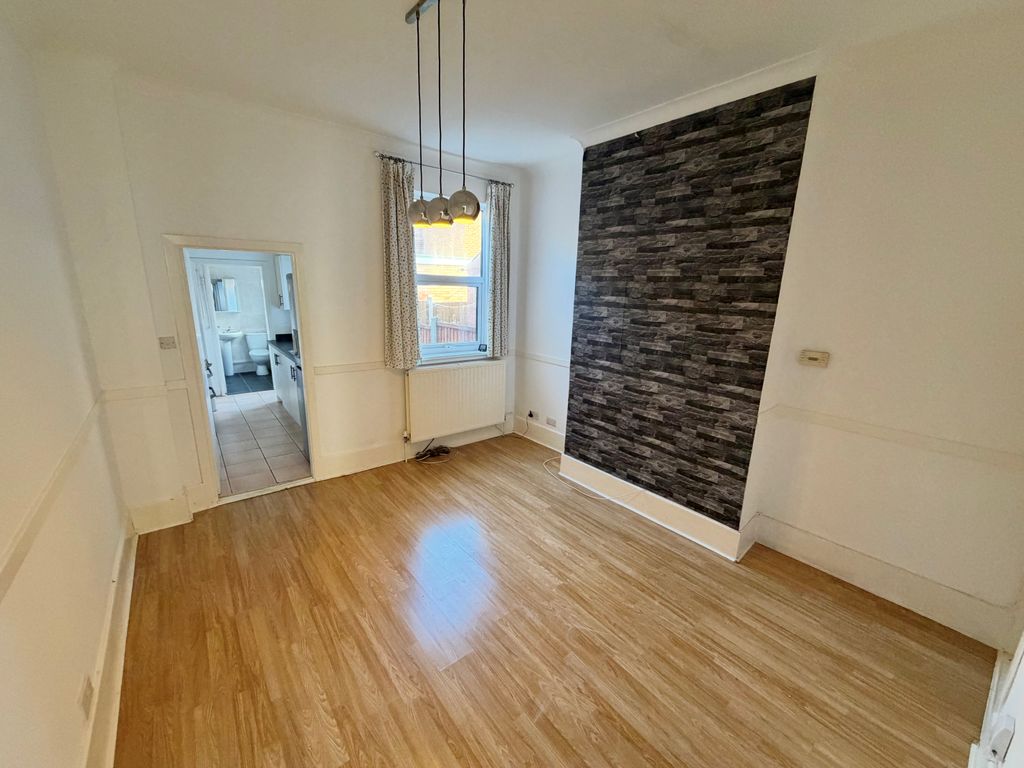 Property photo 3 of 12 Image