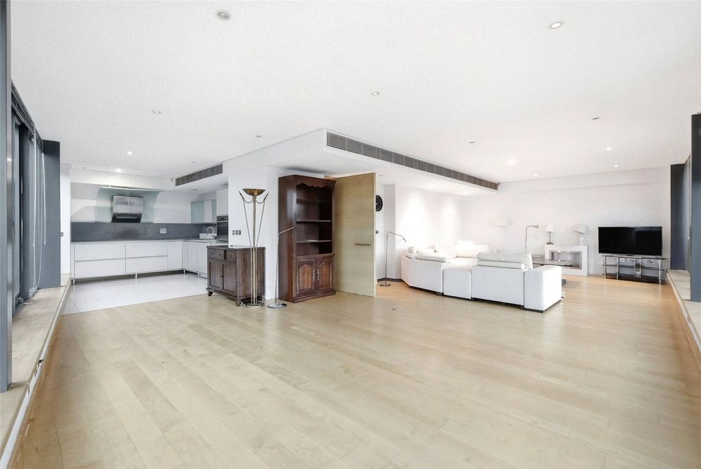 Property photo 3 of 24 Picture No. 07