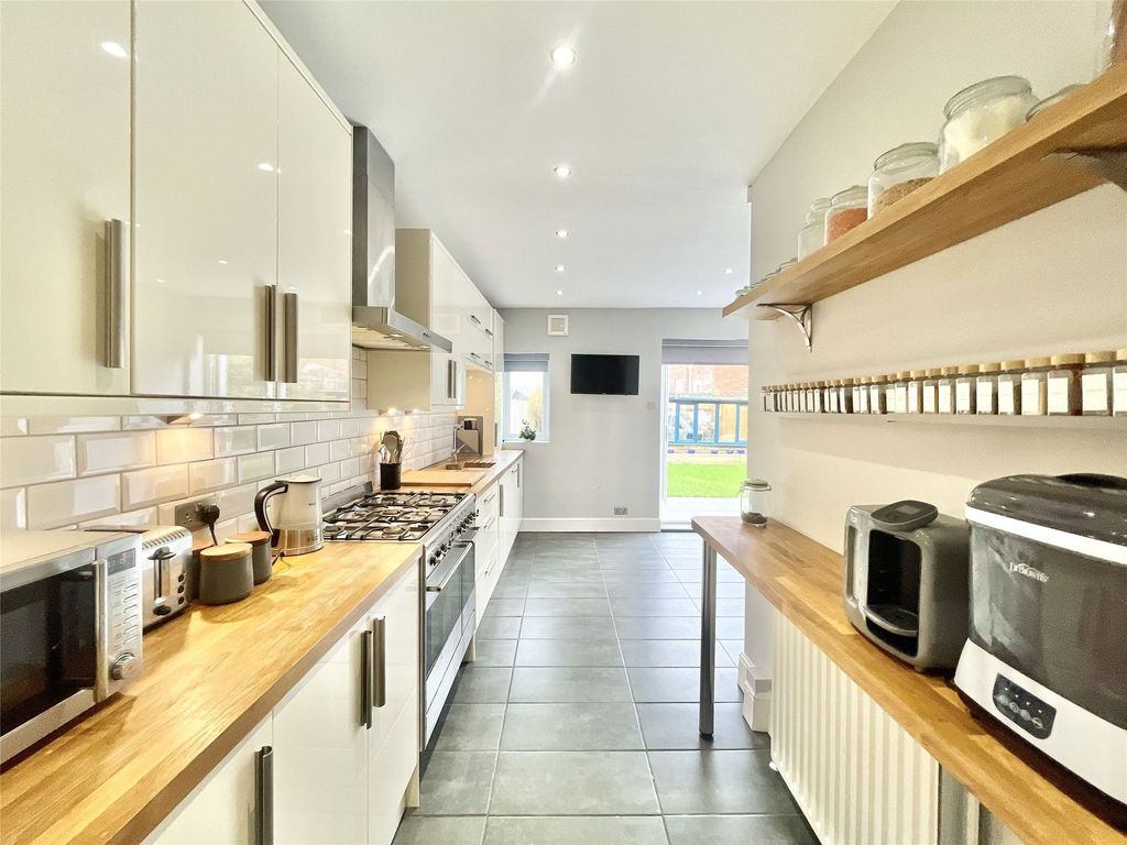 Property photo 3 of 15 Kitchen