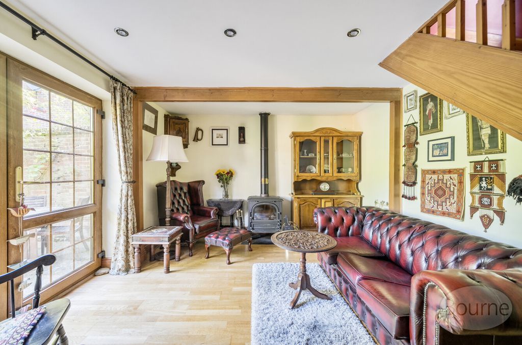 Property photo 2 of 21 3Ead3d63-F8E2-4E5...