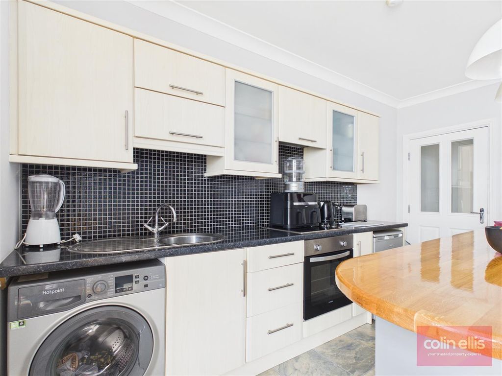 Property photo 3 of 13 Cam05075G0-Pr0366-Still007.Jpg