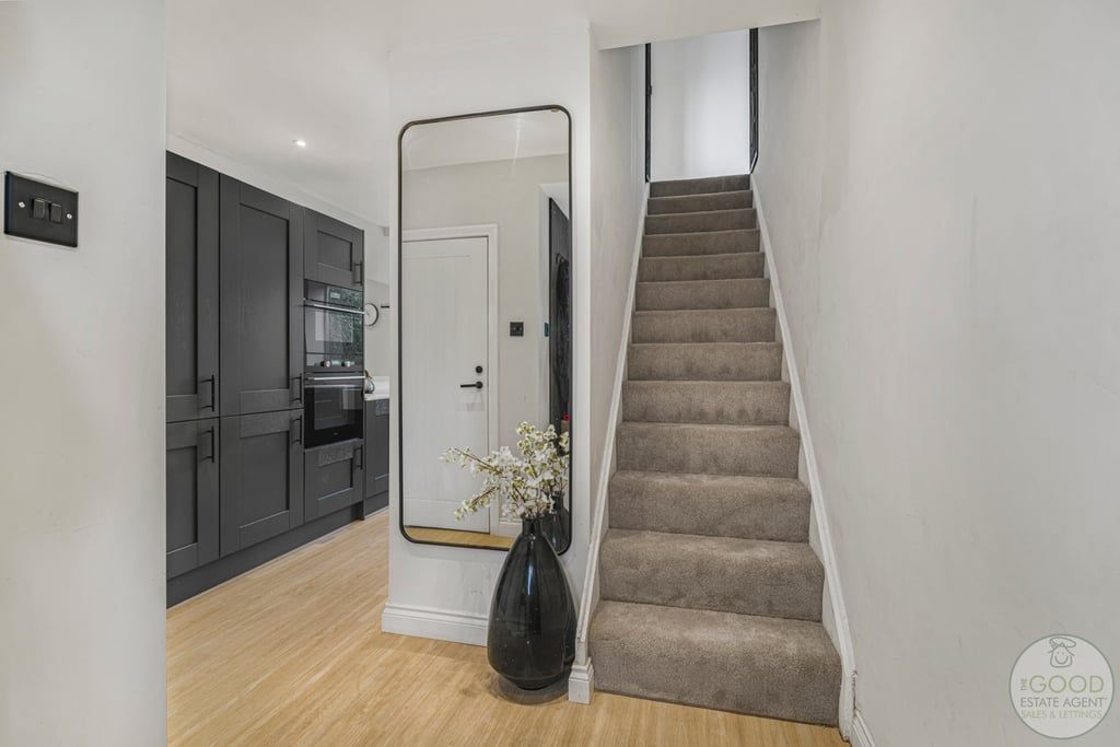 Property photo 3 of 27