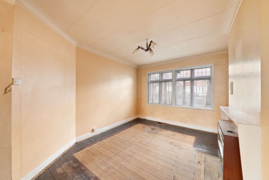 Property photo 2 of 14 Photo 6