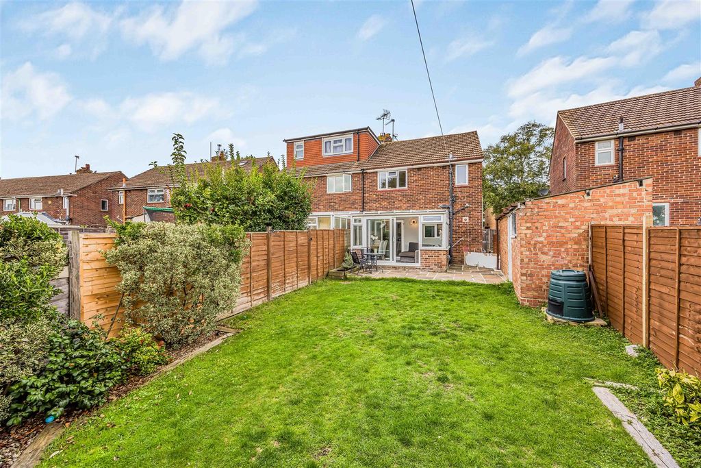Property photo 2 of 18 49 Woodgreen Avenue, Bedhampton-Small-Porticomarke