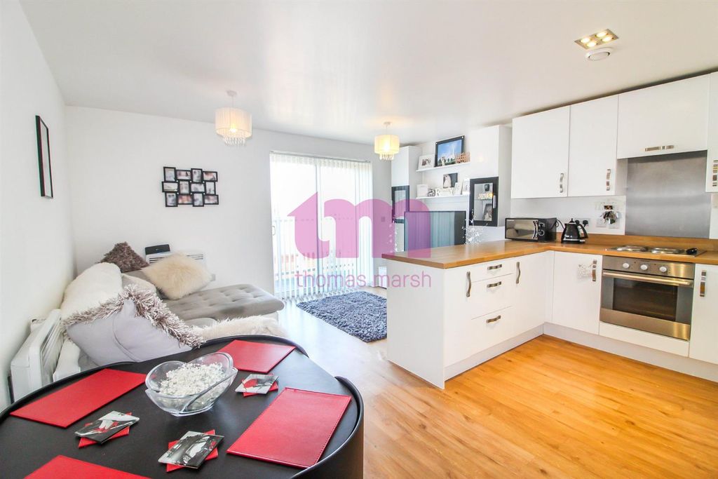 Property photo 2 of 9