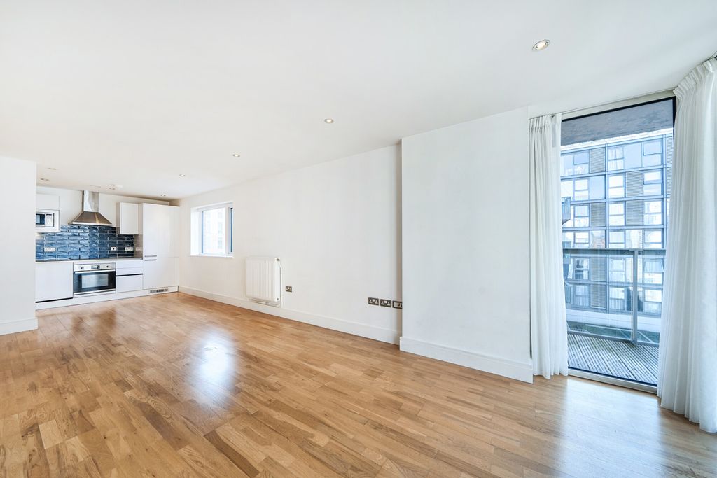 Property photo 2 of 17 1421882-8-69A6Ca1...