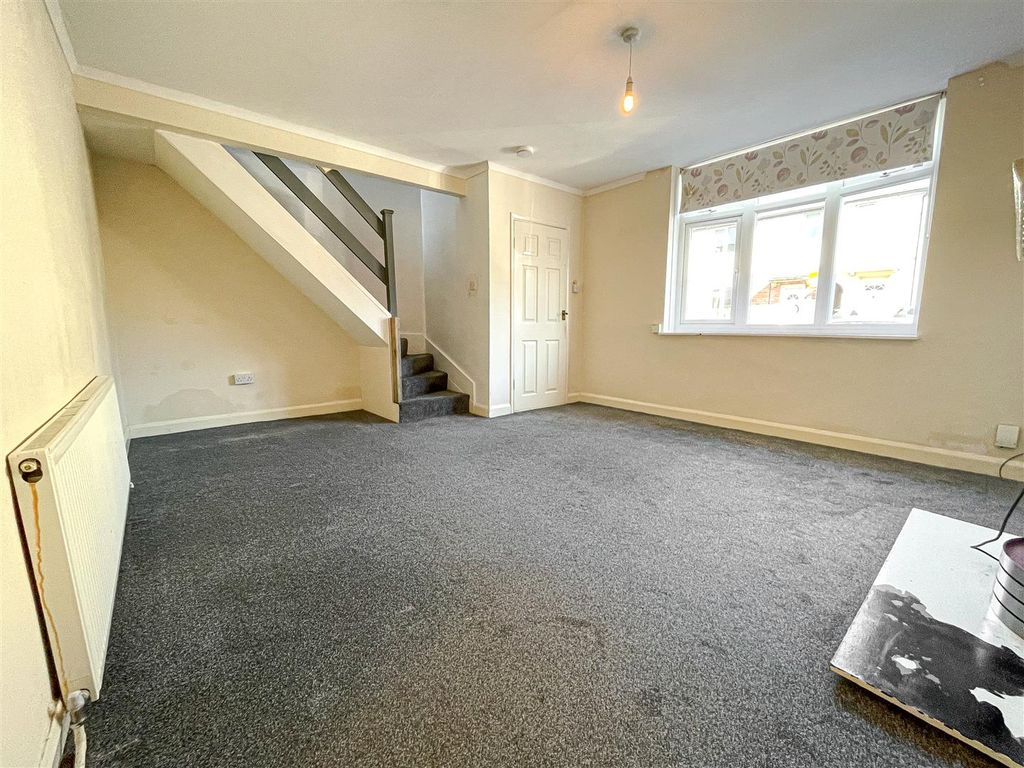 Property photo 3 of 24 Reception One