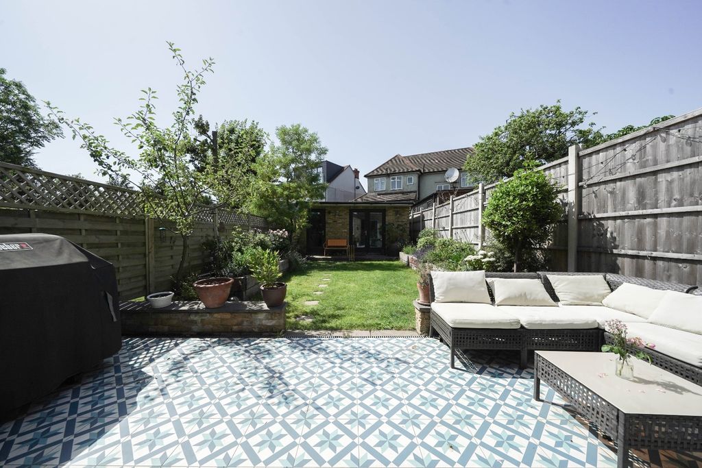Property photo 2 of 23 5224882