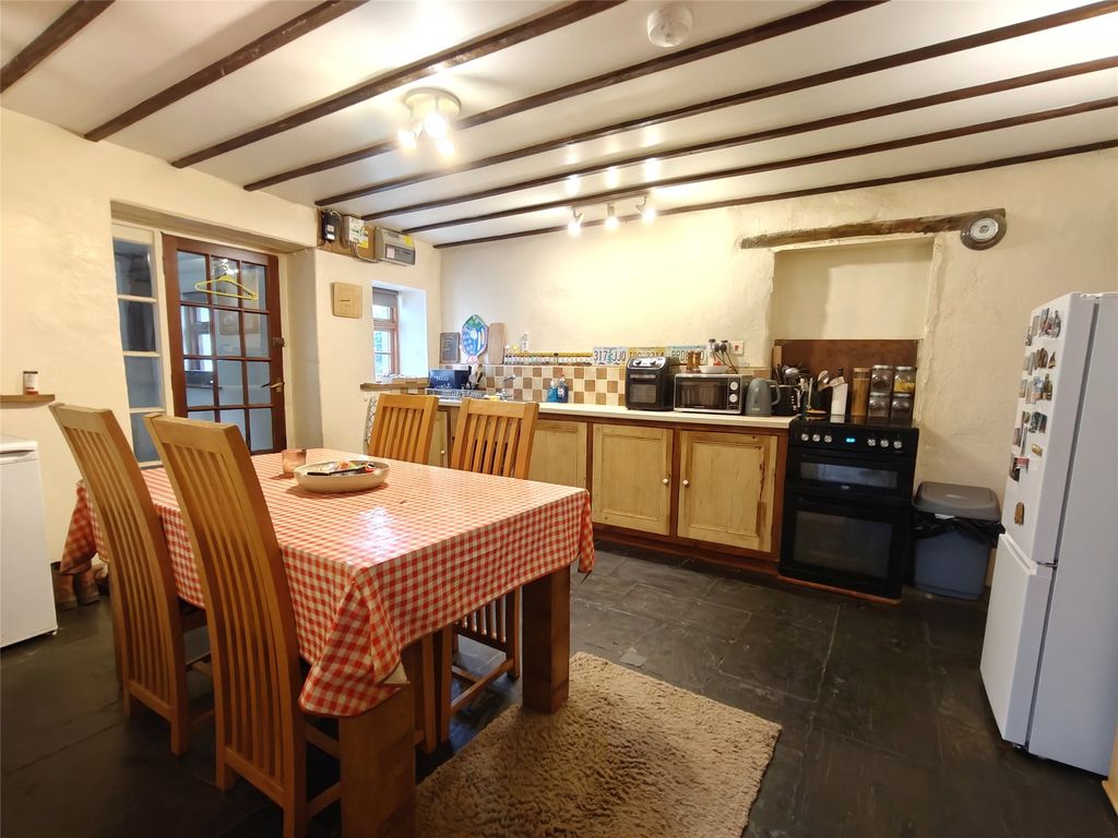 Property photo 3 of 15 Kitchen