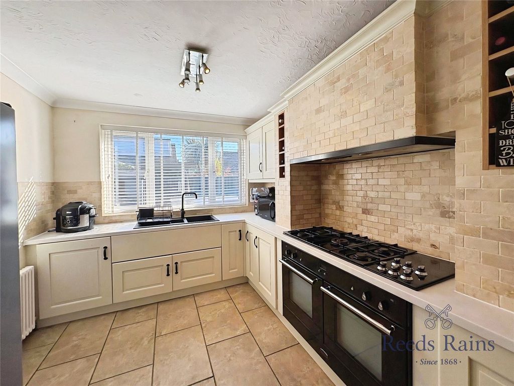 Property photo 3 of 18 Picture No. 16