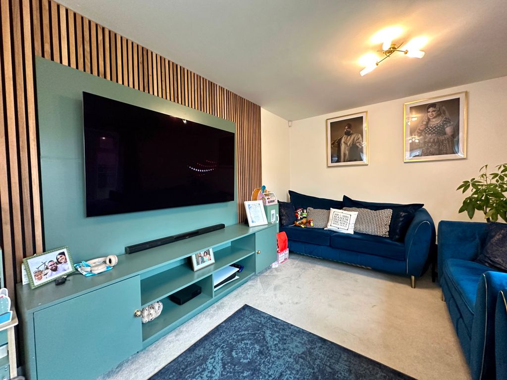 Property photo 3 of 24