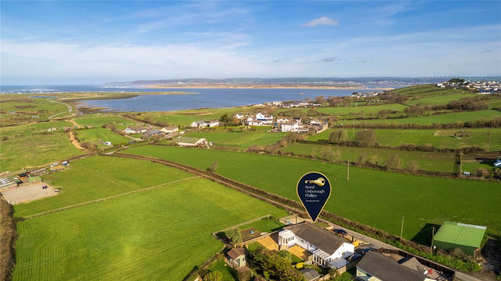 Property photo 1 of 35 Picture No. 11