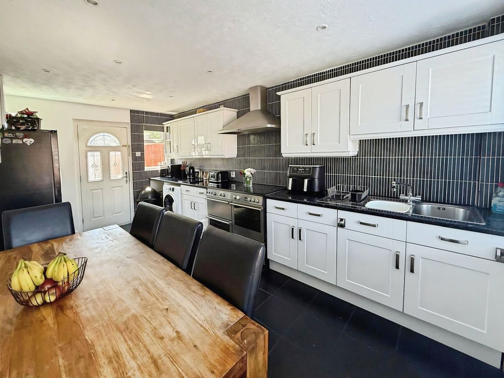 Property photo 2 of 20 E3825d8A-Whatsapp 20Image 202026-04-29 20At 2013.0