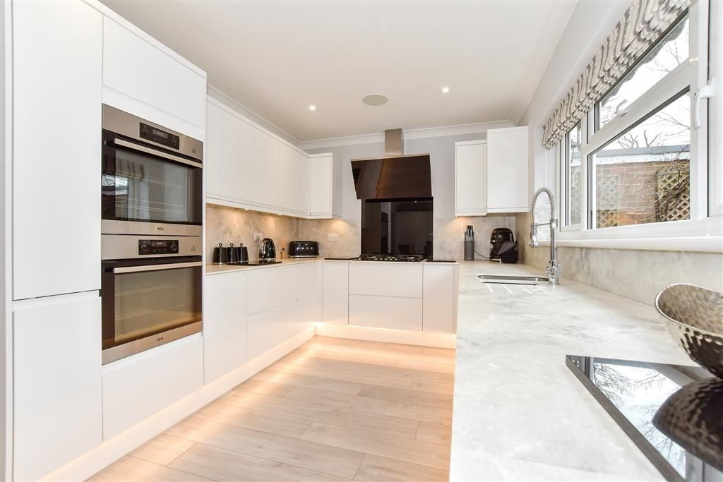 Property photo 3 of 14 Kitchen/Diner