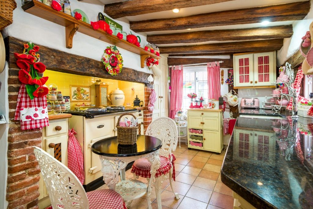 Property photo 3 of 28