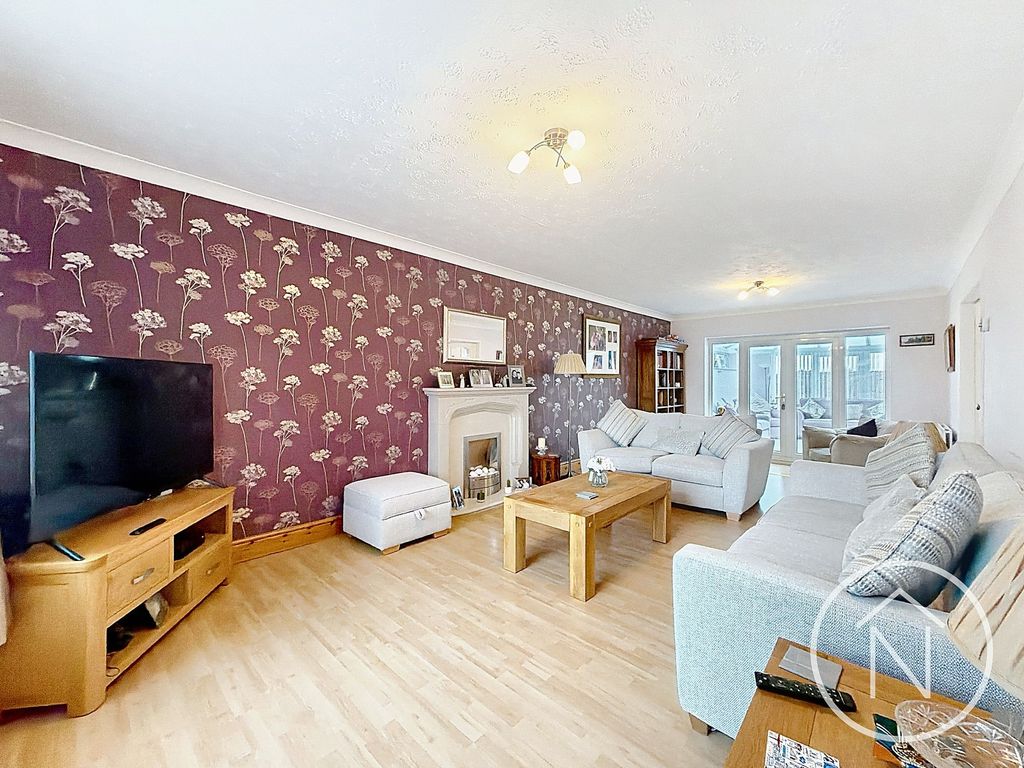 Property photo 3 of 27