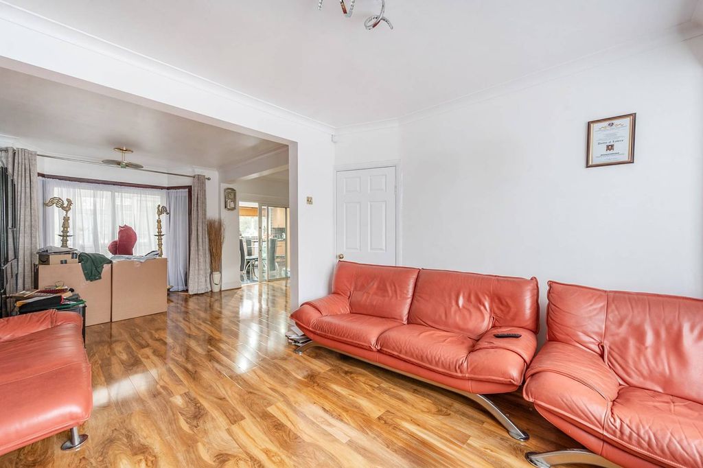 Property photo 3 of 11