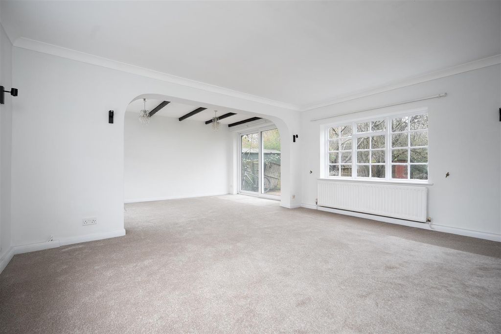 Property photo 3 of 16 Living/Dining Room