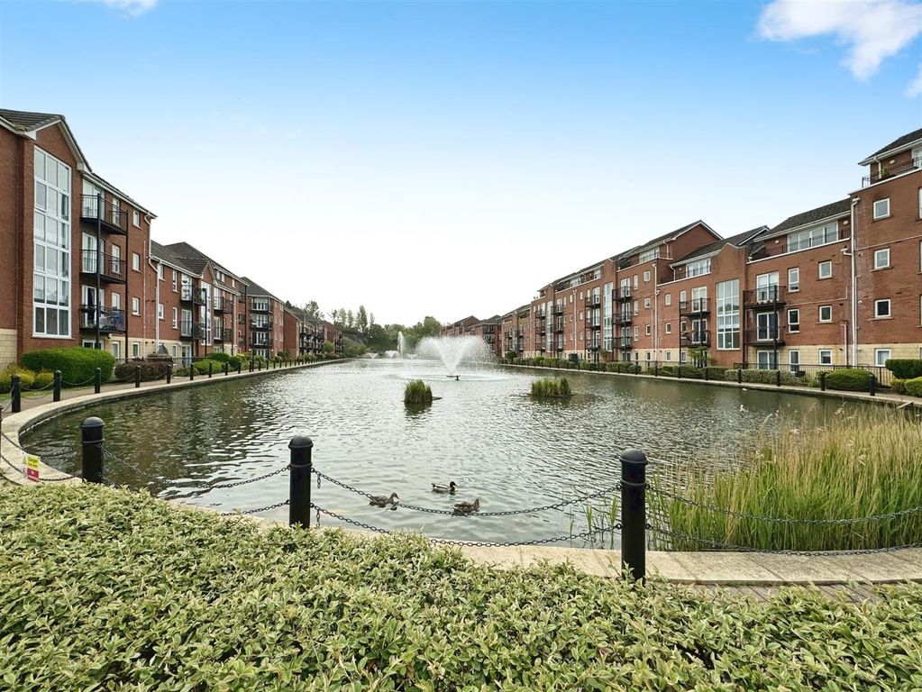 Property photo 1 of 12 Central Water Feature