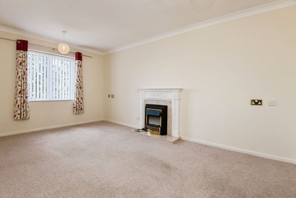 Property photo 3 of 15 Photo