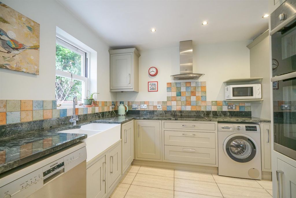 Property photo 3 of 22 Kitchen/Dining Room