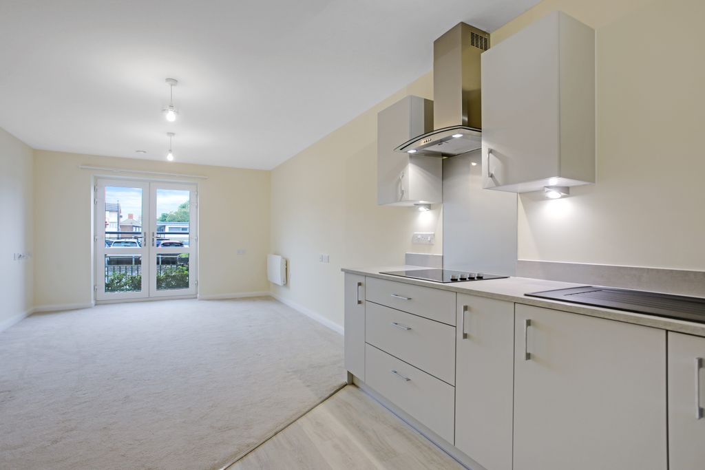 Property photo 2 of 17