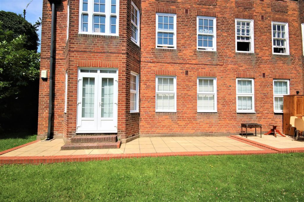 Property photo 1 of 10 Rear Elevation Of Property: