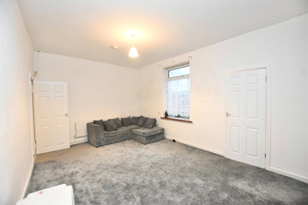 Property photo 2 of 14 Living Room