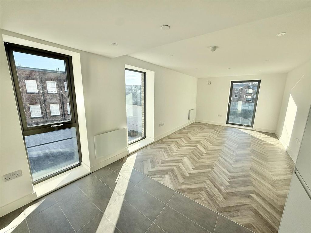 Property photo 3 of 12 2B98Ec61-2E7B-4B8F-Ac03-F85E9795c5c2.Jpg