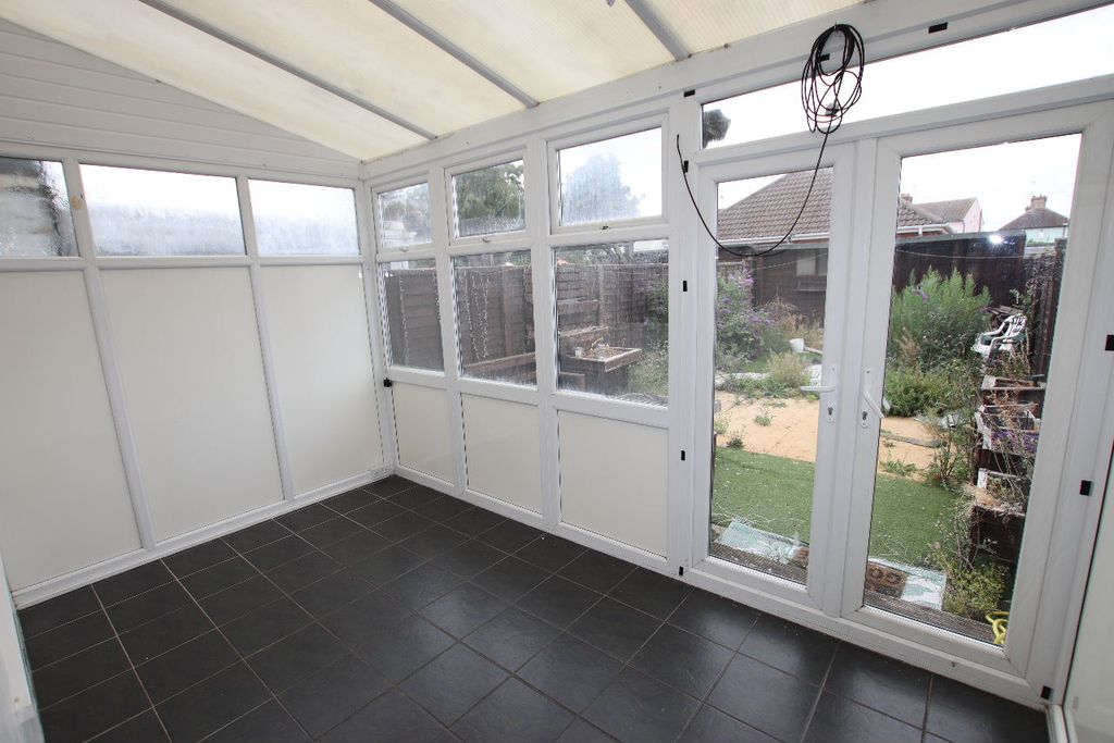 Property photo 1 of 13 Dudley Road, Clacton On Sea