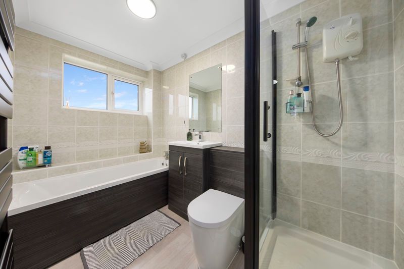 Property photo 2 of 27 Bathroom