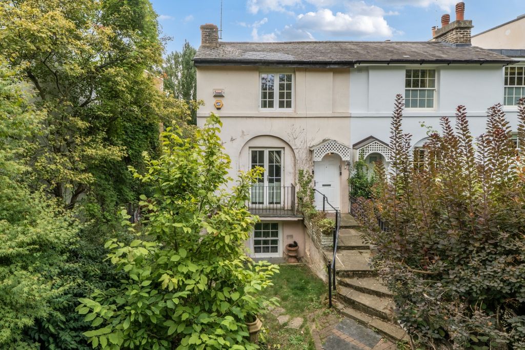 Property photo 1 of 33