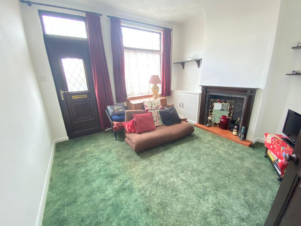 Property photo 2 of 13