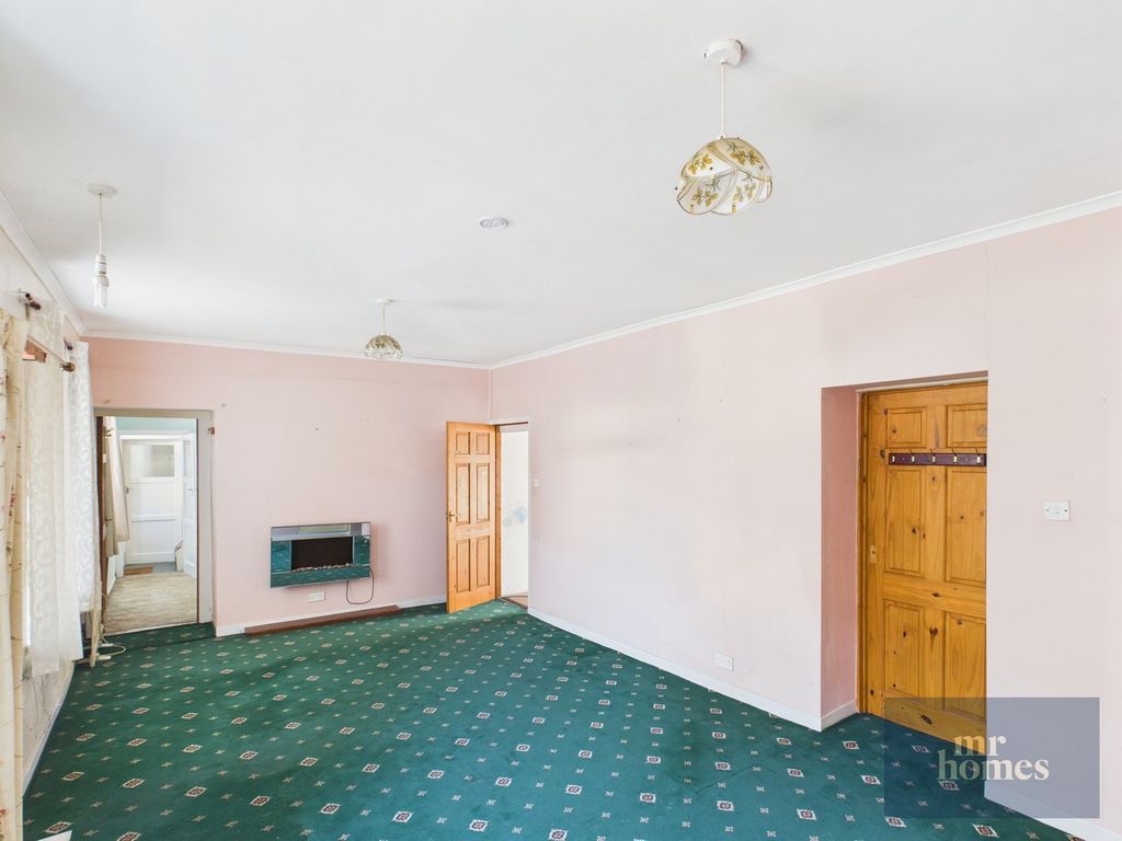 Property photo 3 of 24