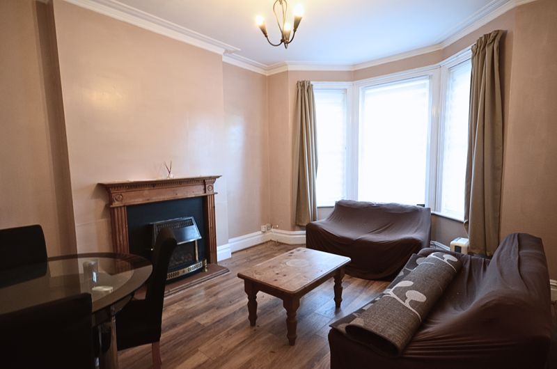 Property photo 2 of 9 Photo 4