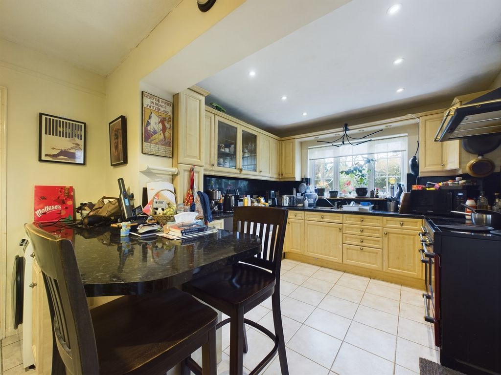 Property photo 3 of 13 Kitchen