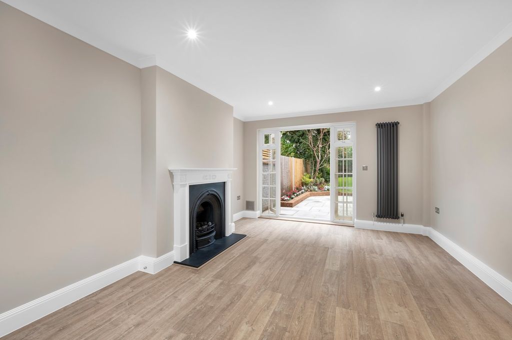 Property photo 3 of 25