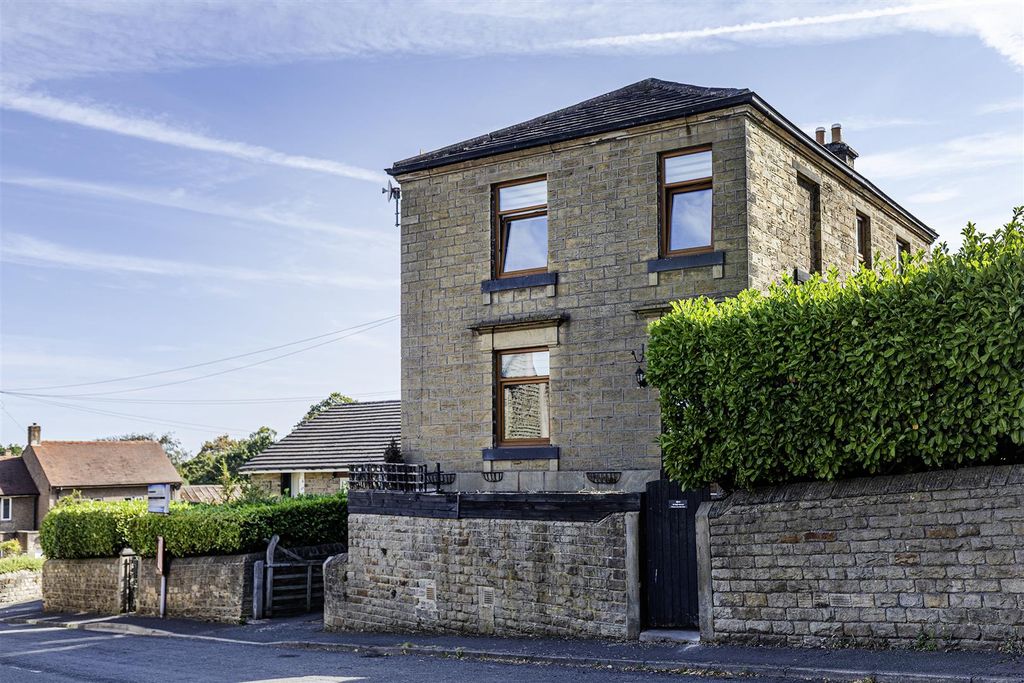 Property photo 1 of 27