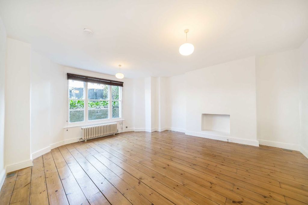 Property photo 2 of 5