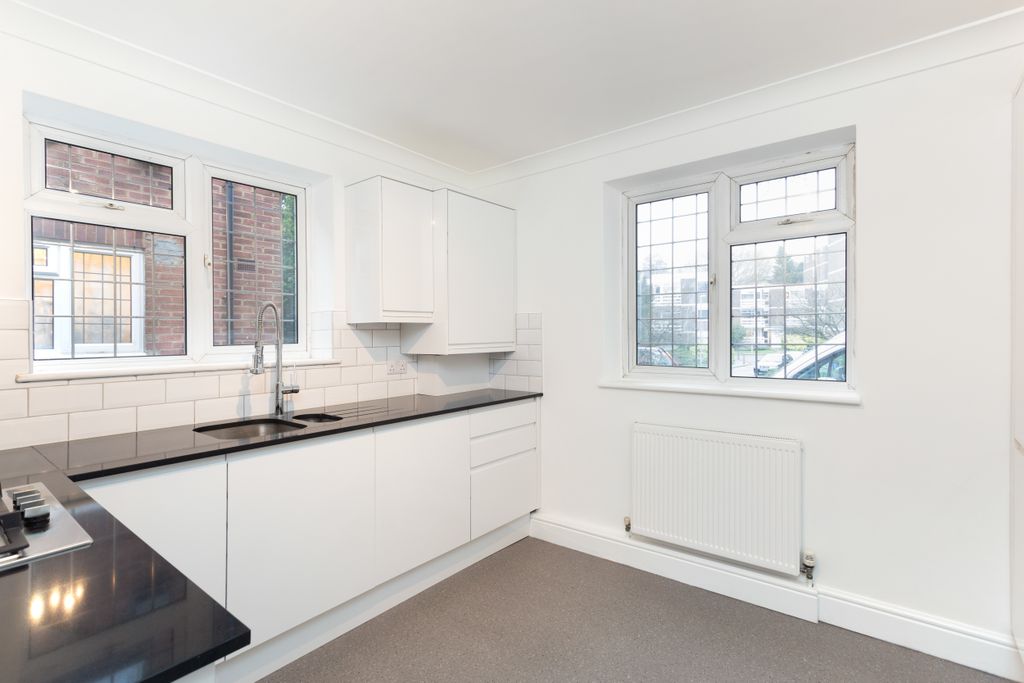 Property photo 1 of 12 1 Hill Crest Fpz2488
