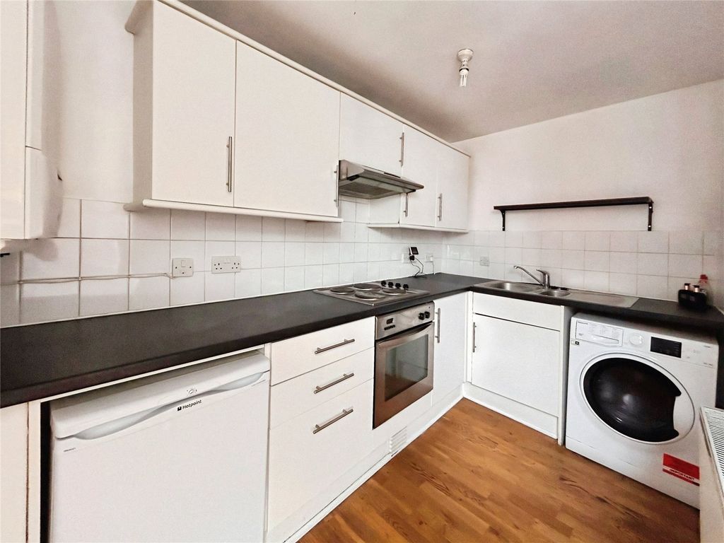Property photo 3 of 7 Picture No. 13