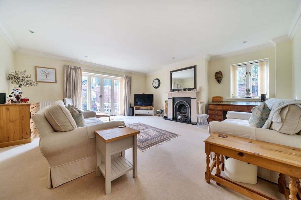 Property photo 2 of 36