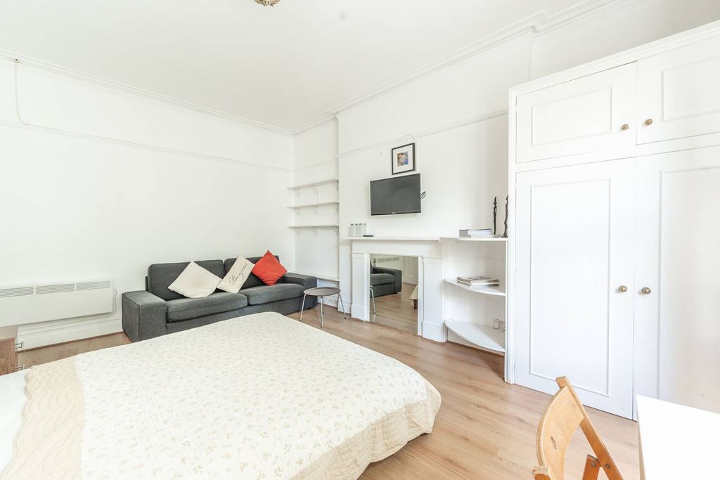 Property photo 1 of 3