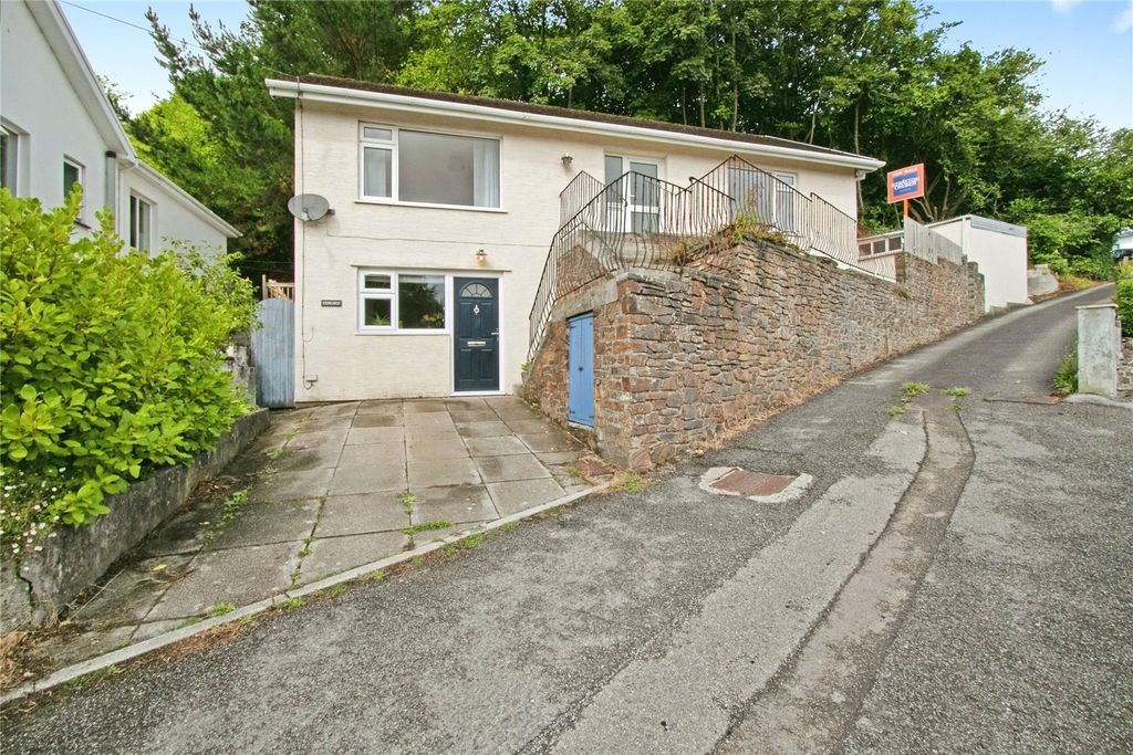 Property photo 1 of 16 Front