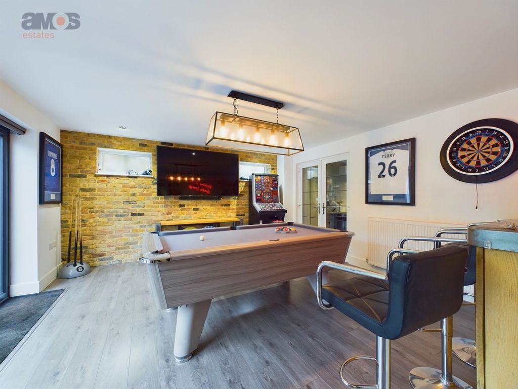 Property photo 3 of 29 2893726