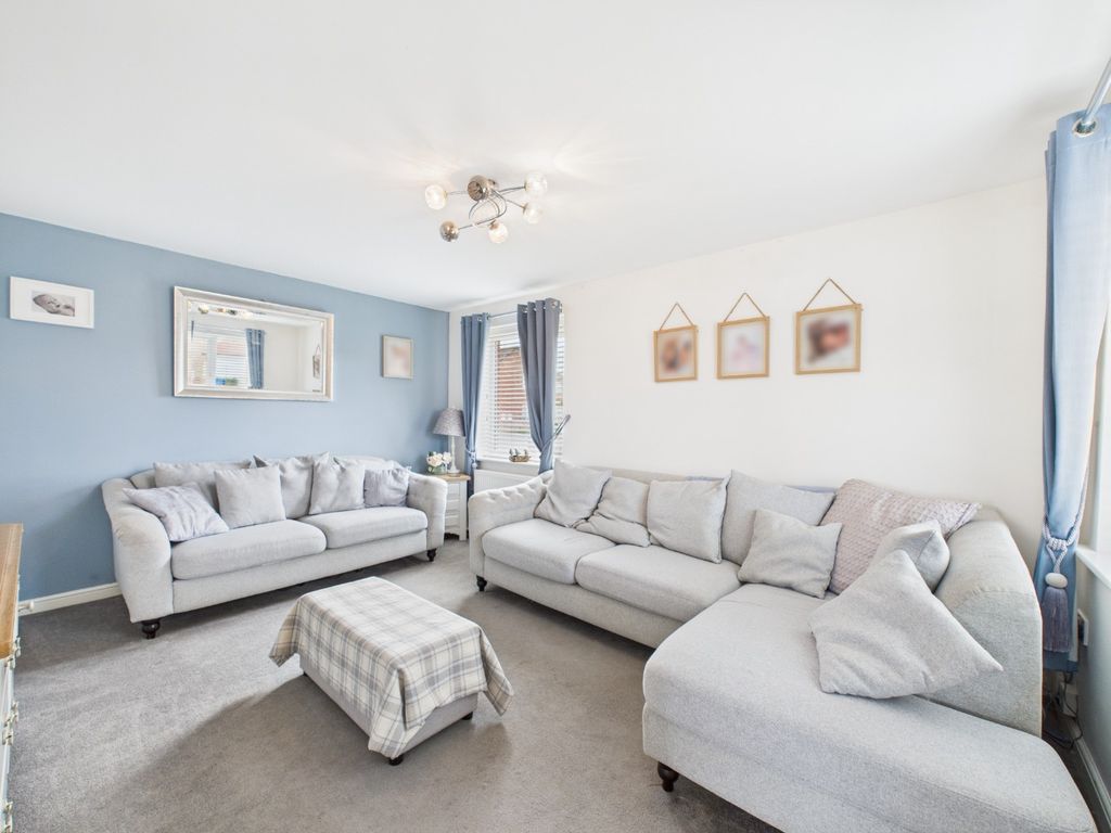 Property photo 2 of 15 4176427